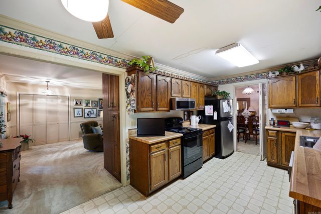 1414 Holloway Street, Morrilton, AR 72110