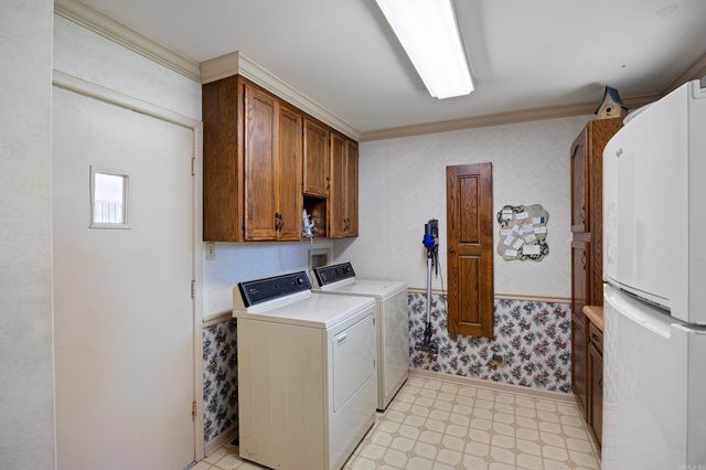 1414 Holloway Street, Morrilton, AR 72110