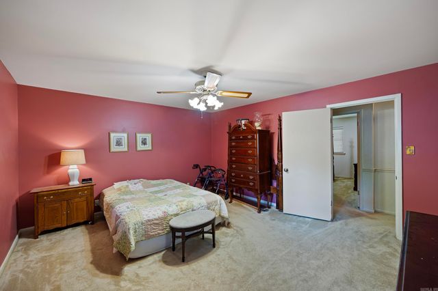 1414 Holloway Street, Morrilton, AR 72110