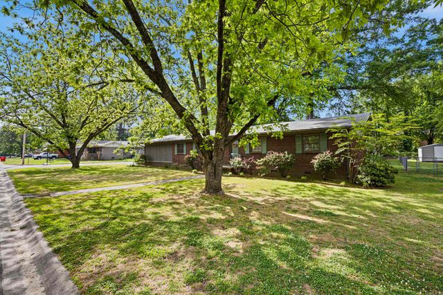 1414 Holloway Street, Morrilton, AR 72110
