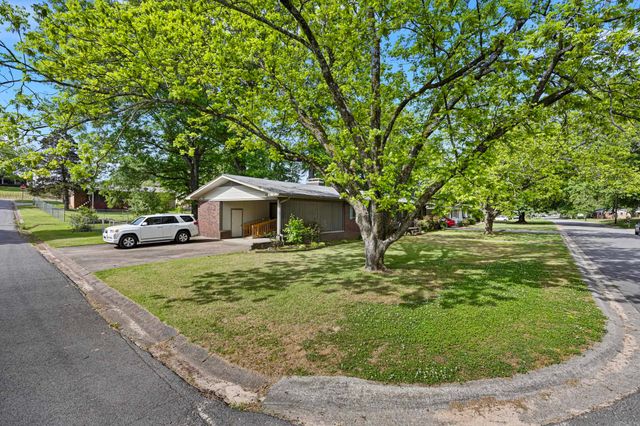 1414 Holloway Street, Morrilton, AR 72110