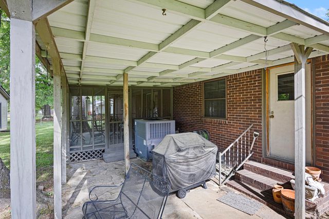 1414 Holloway Street, Morrilton, AR 72110