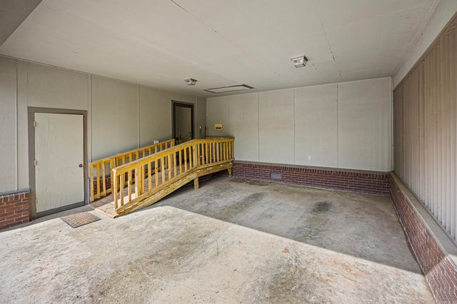 1414 Holloway Street, Morrilton, AR 72110