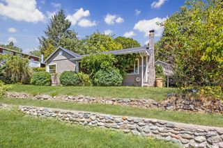 1128 NW Sunset Drive, Grants Pass, OR 97526