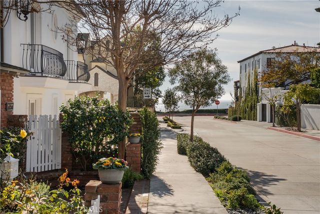 216 Poppy Avenue, Corona Del Mar, CA 92625