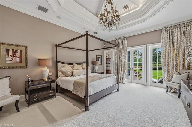 9960 Brassie BEND, Naples, FL 34108