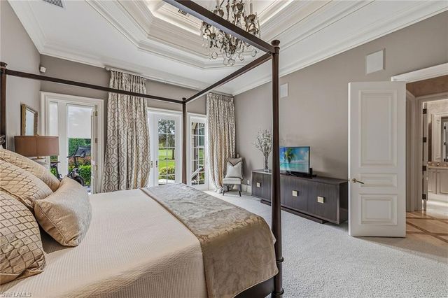 9960 Brassie BEND, Naples, FL 34108