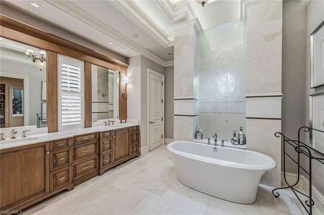 9960 Brassie BEND, Naples, FL 34108