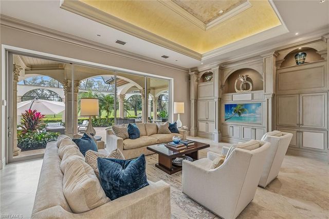 9960 Brassie BEND, Naples, FL 34108