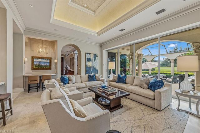 9960 Brassie BEND, Naples, FL 34108