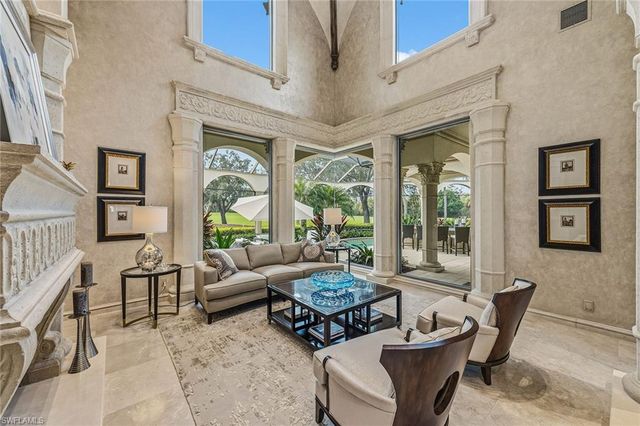 9960 Brassie BEND, Naples, FL 34108