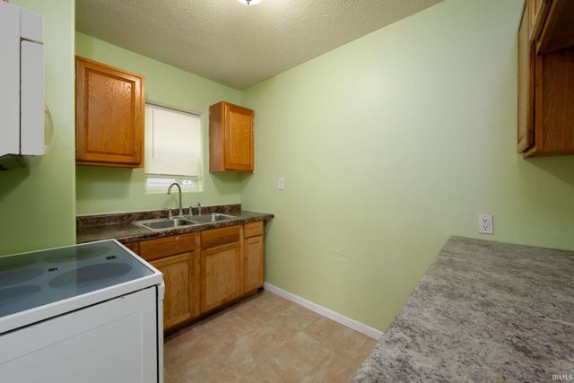3002 Holton Avenue, Fort Wayne, IN 46806