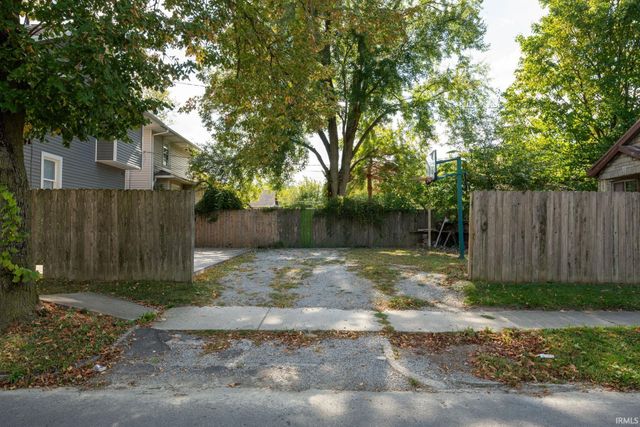 3002 Holton Avenue, Fort Wayne, IN 46806