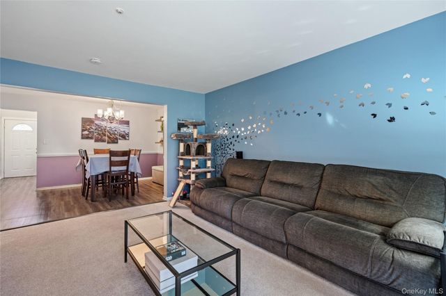 7 Maple Court 7, Selden, NY 11784