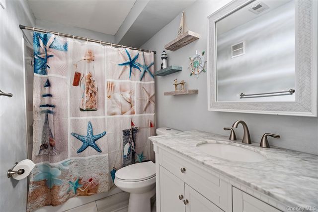 7 Maple Court 7, Selden, NY 11784