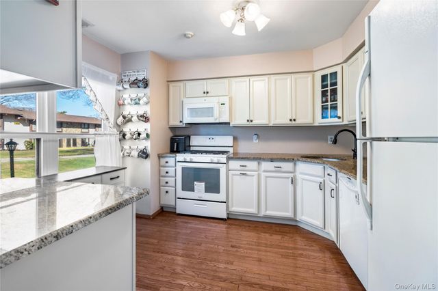 7 Maple Court 7, Selden, NY 11784