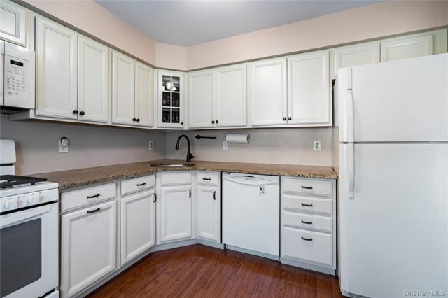 7 Maple Court 7, Selden, NY 11784