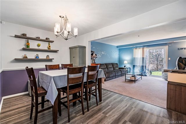 7 Maple Court 7, Selden, NY 11784