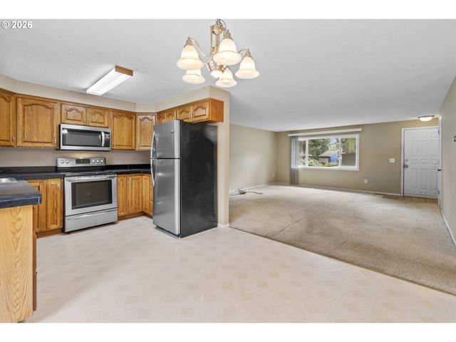 8217 N FOWLER Ave, Portland, OR 97217