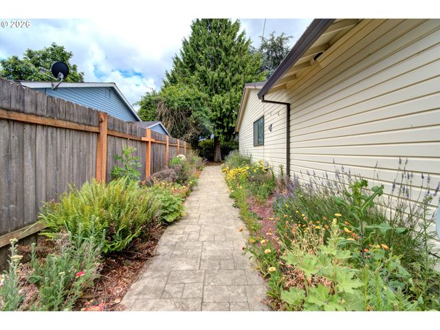 8217 N FOWLER Ave, Portland, OR 97217