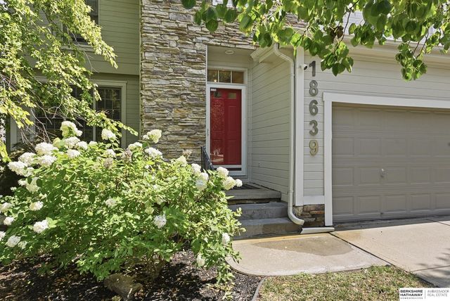 18639 Leavenworth Street, Omaha, NE 68022