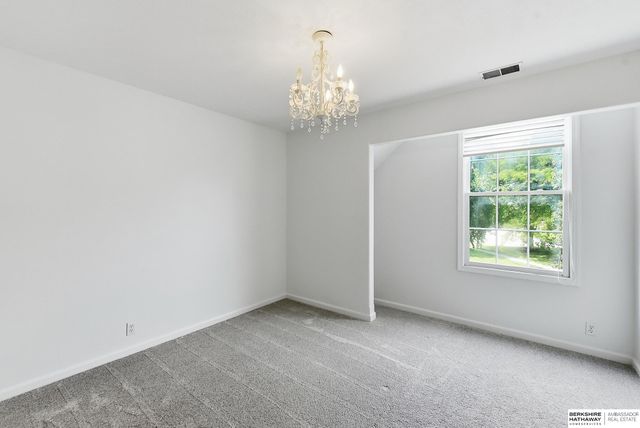 18639 Leavenworth Street, Omaha, NE 68022