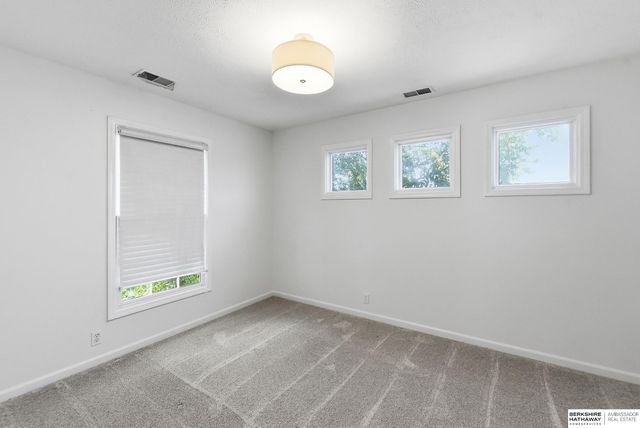 18639 Leavenworth Street, Omaha, NE 68022