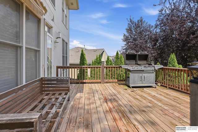 18639 Leavenworth Street, Omaha, NE 68022