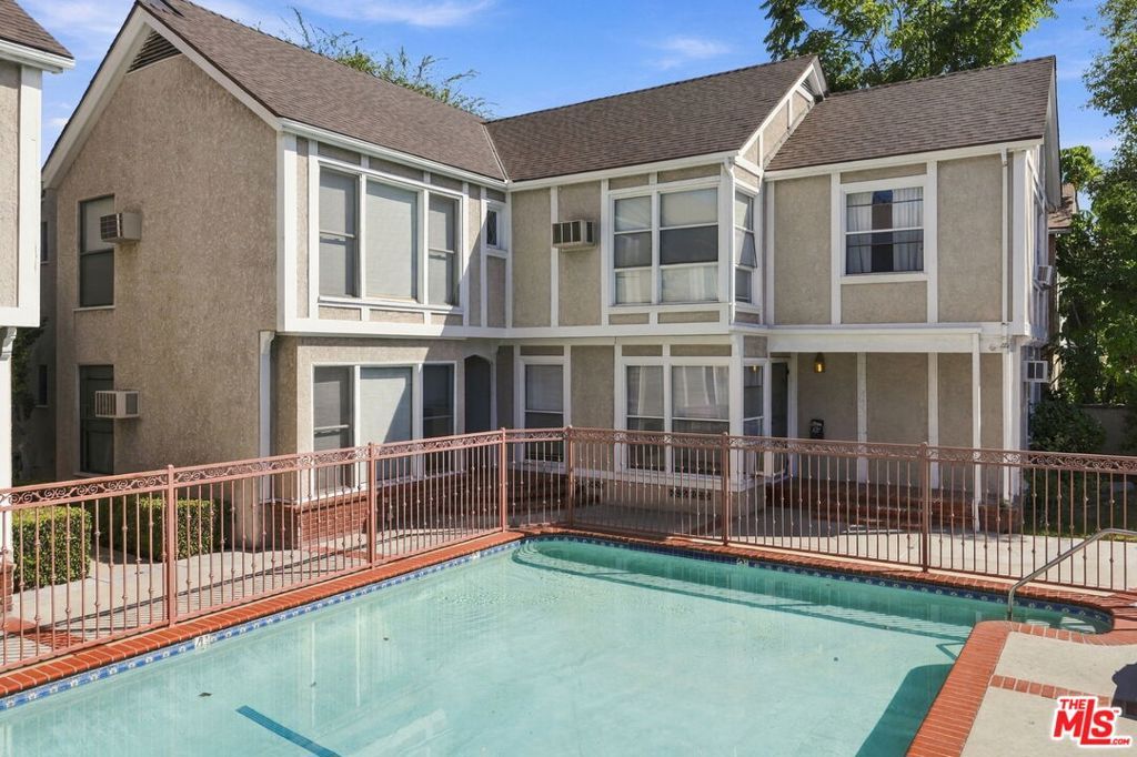 11747 Moorpark Street, Studio City, CA 91604 — photo 2