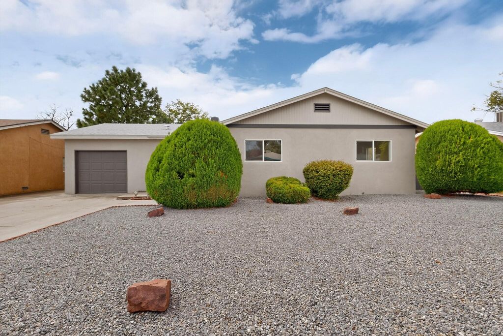 2817 Cardenas Drive NE, Albuquerque, NM 87110