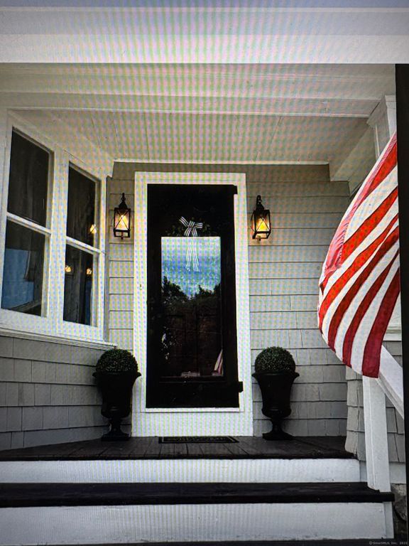 54 Woodlawn Avenue, Naugatuck, CT 06770