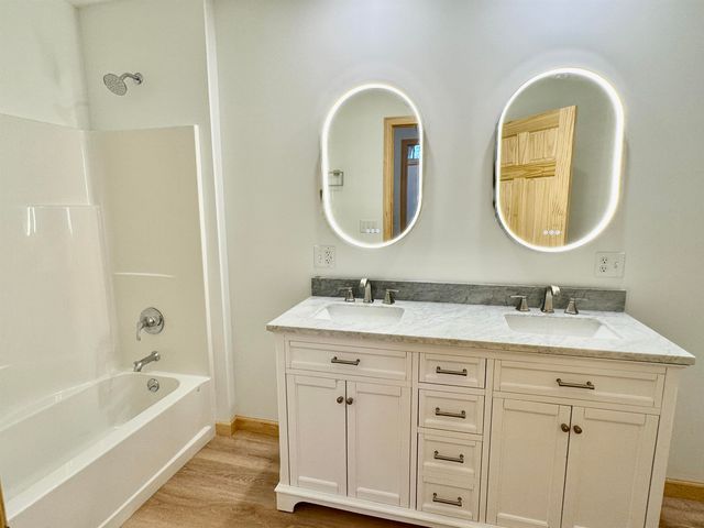 122 Raymond Avenue, Newport City, VT 05855