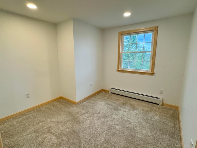 122 Raymond Avenue, Newport City, VT 05855