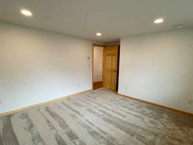 122 Raymond Avenue, Newport City, VT 05855