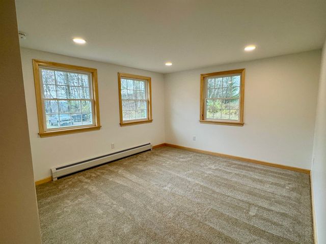 122 Raymond Avenue, Newport City, VT 05855