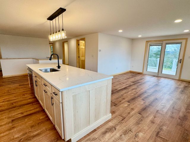 122 Raymond Avenue, Newport City, VT 05855