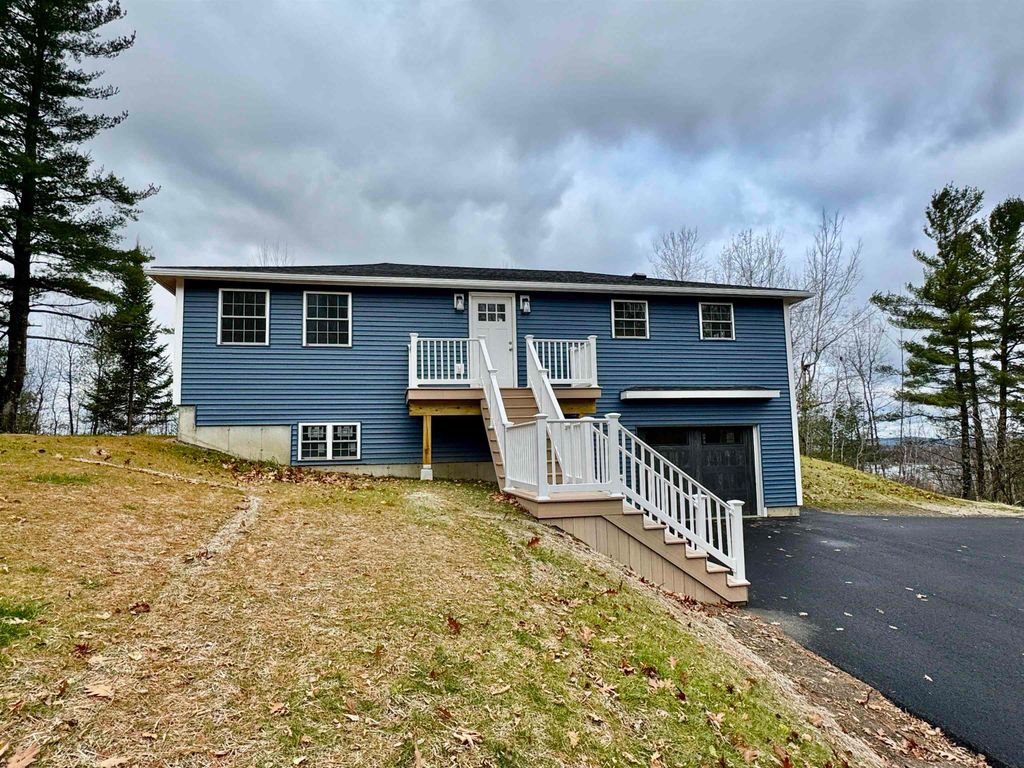 122 Raymond Avenue, Newport City, VT 05855