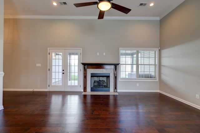 1008 Meadowview Ln, Clarksville, TN 37040