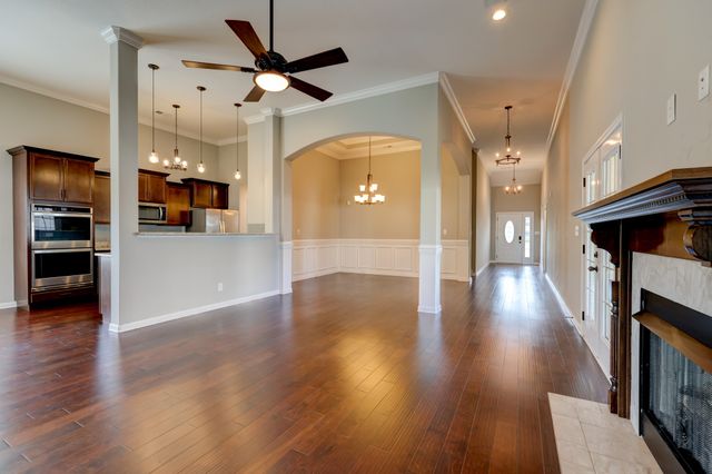 1008 Meadowview Ln, Clarksville, TN 37040