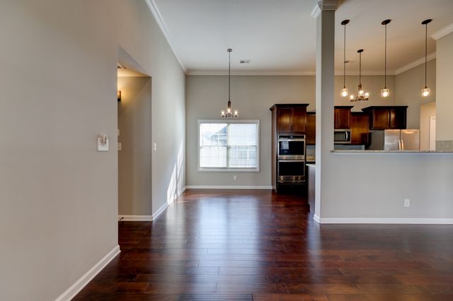 1008 Meadowview Ln, Clarksville, TN 37040
