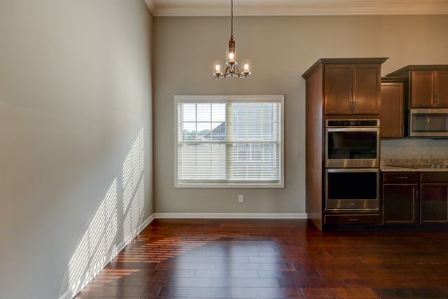 1008 Meadowview Ln, Clarksville, TN 37040