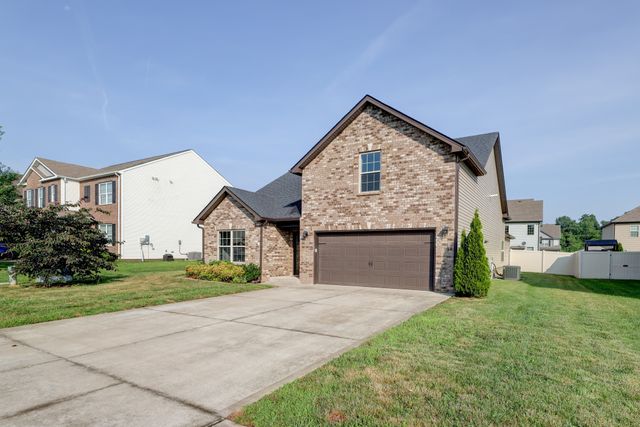 1008 Meadowview Ln, Clarksville, TN 37040
