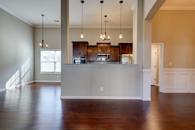 1008 Meadowview Ln, Clarksville, TN 37040
