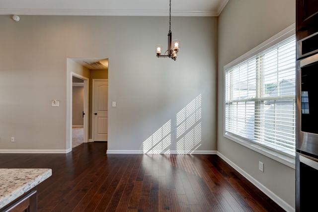 1008 Meadowview Ln, Clarksville, TN 37040