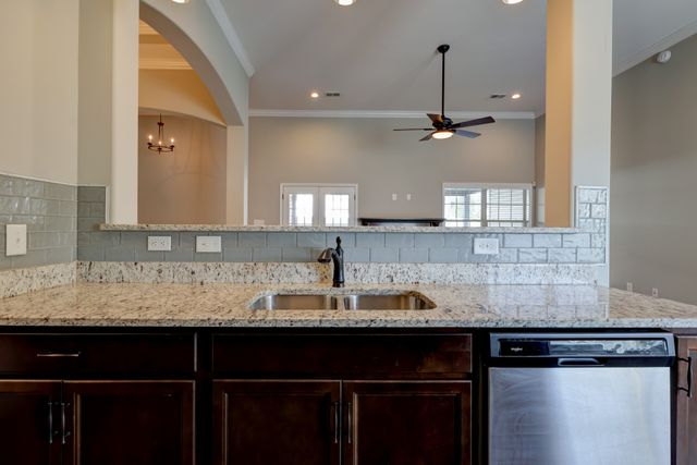 1008 Meadowview Ln, Clarksville, TN 37040