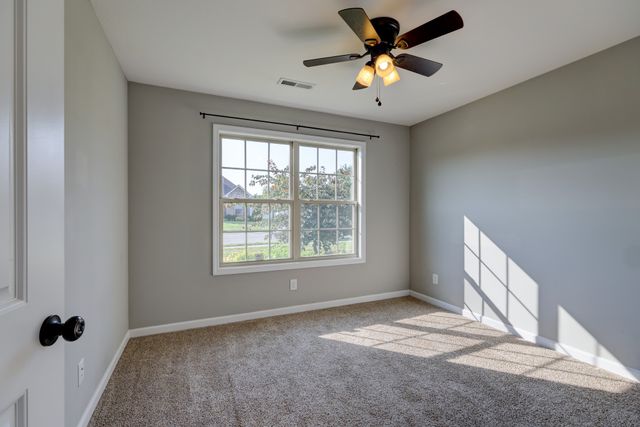 1008 Meadowview Ln, Clarksville, TN 37040