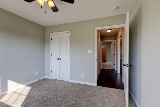 1008 Meadowview Ln, Clarksville, TN 37040