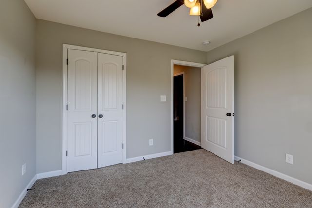 1008 Meadowview Ln, Clarksville, TN 37040