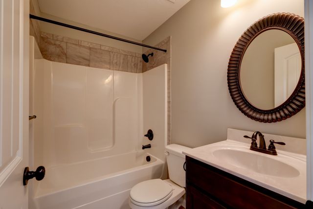 1008 Meadowview Ln, Clarksville, TN 37040