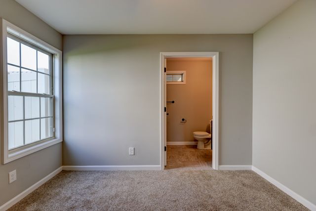 1008 Meadowview Ln, Clarksville, TN 37040